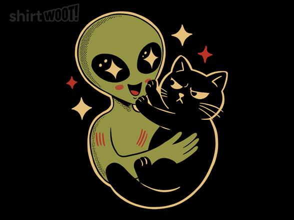 Woot!: Alien loves cat